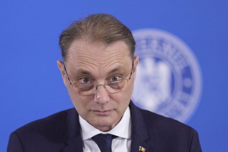 Guvernul Niculescu a aprobat proiectul retras de Bolojan – chermeza ANCOM, cu 1.000 de invitați, pe bani publici, în Qatar